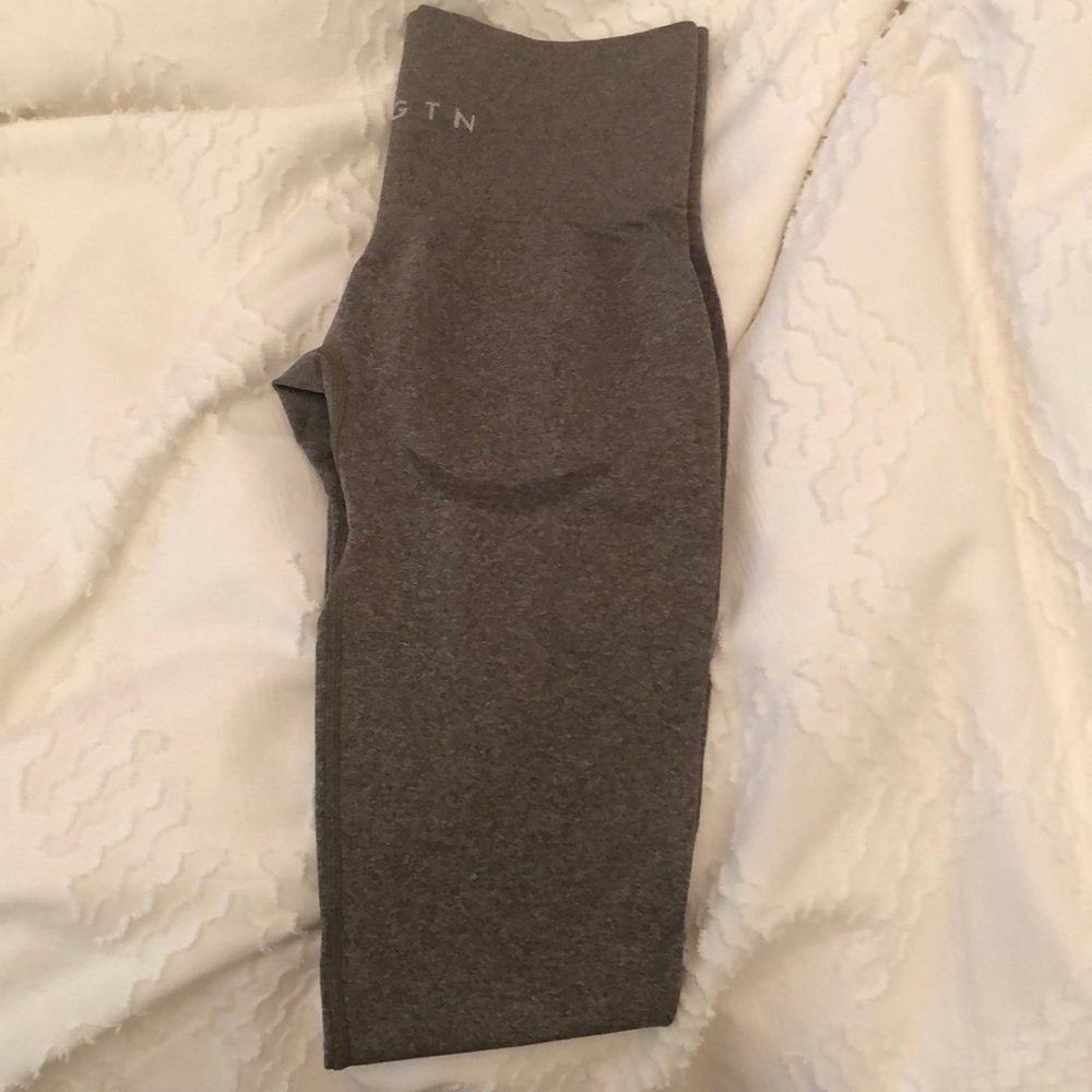 NVGTN XS leggings in khaki green